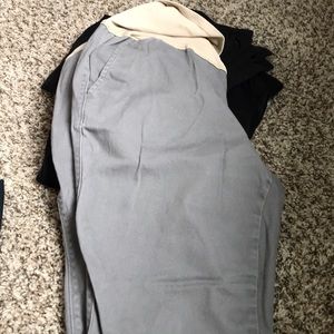 Old navy size 12 gray maternity jeans. Boot cut
